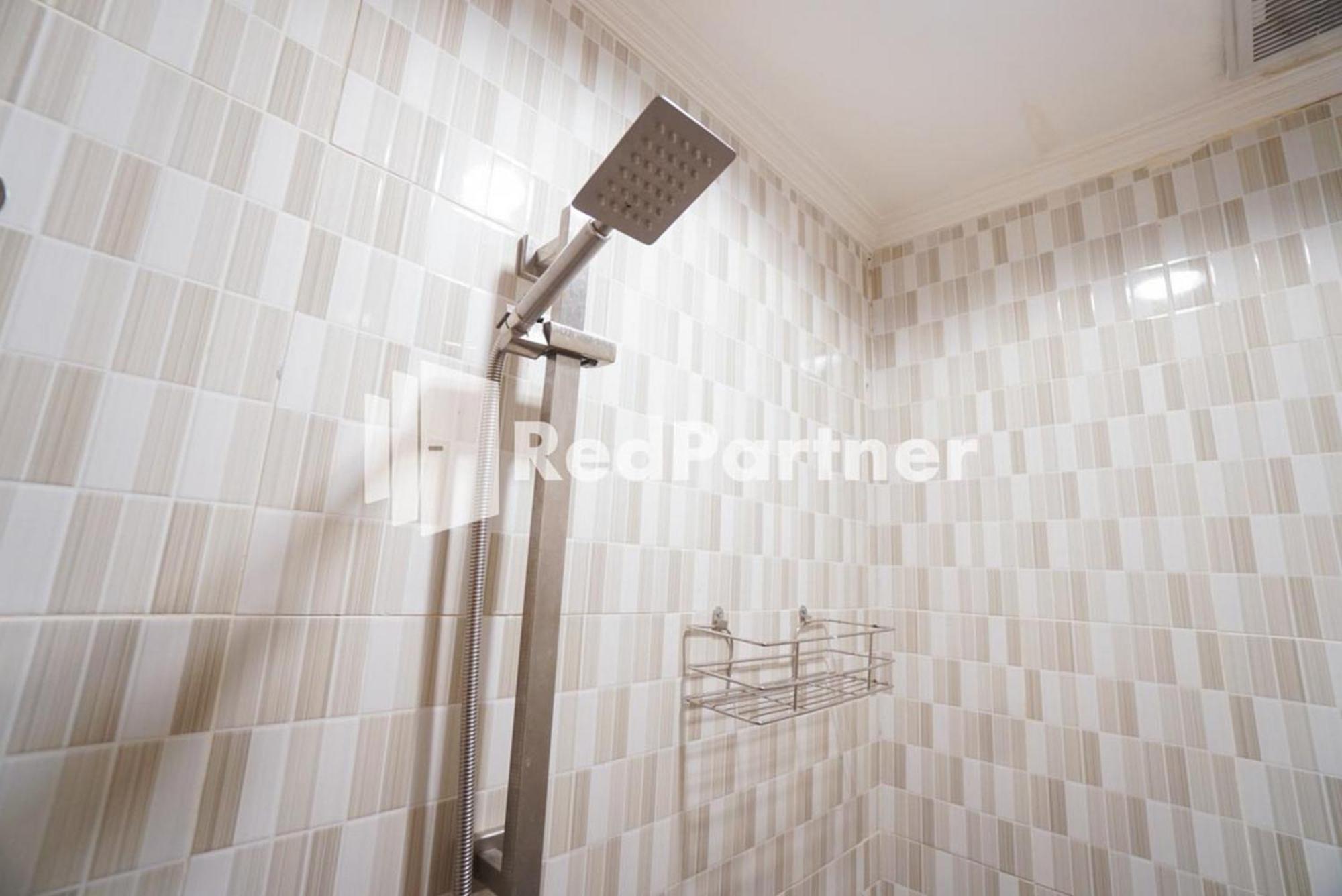 Eascot Hotel Mitra Reddoorz Jakarta Kamer foto