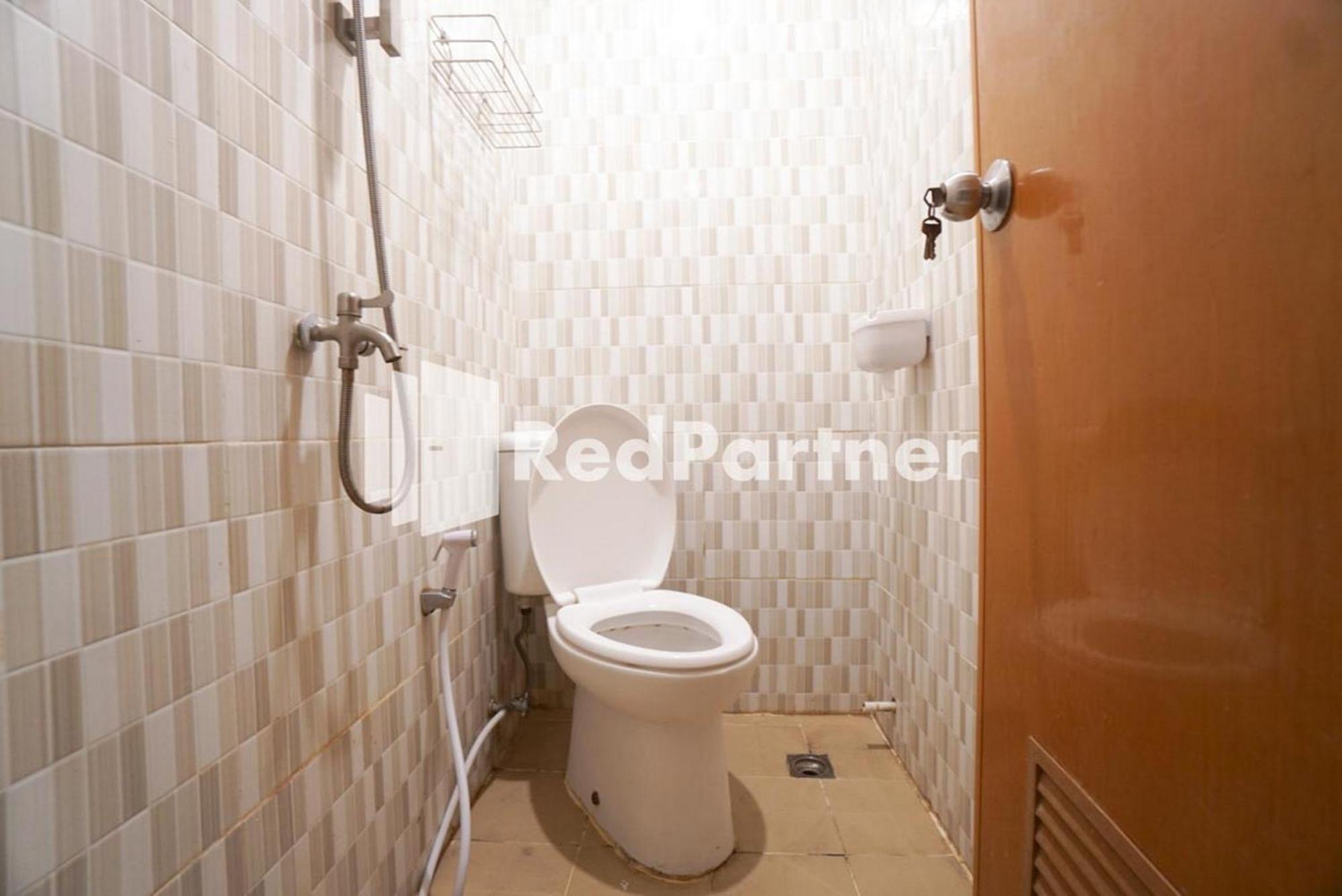 Eascot Hotel Mitra Reddoorz Jakarta Kamer foto
