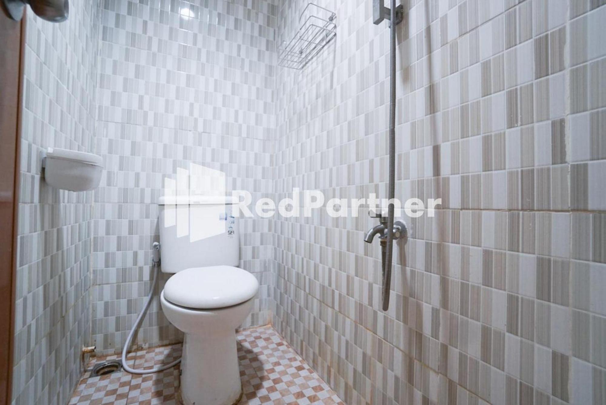 Eascot Hotel Mitra Reddoorz Jakarta Kamer foto